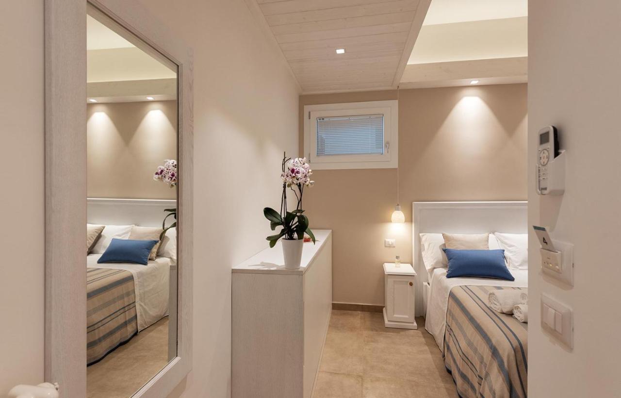 פורטו צ'זראו B&B Il Cortiletto מראה חיצוני תמונה